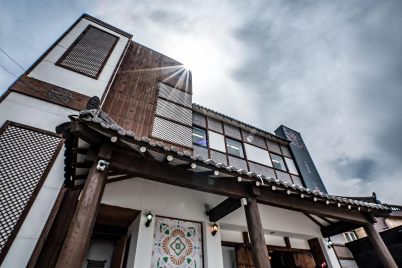 Hotelarrive Jeonju Sihwayeonpung Екстериор снимка